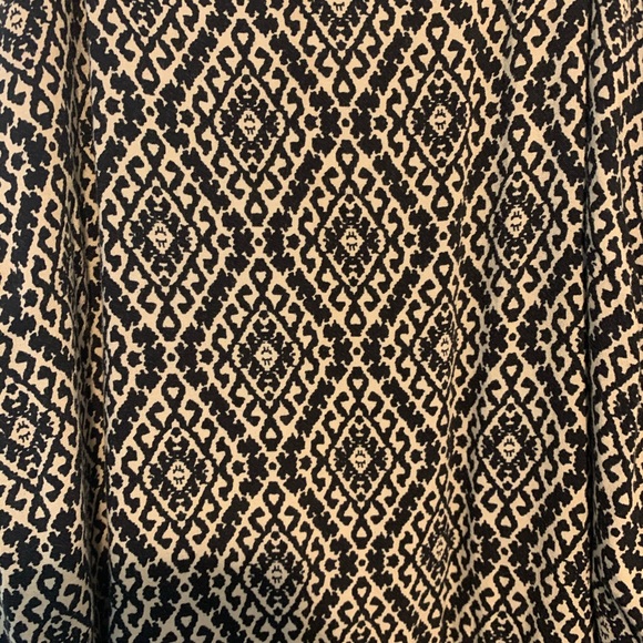 Black and Cream Printed Dress - Picture 2 of 4